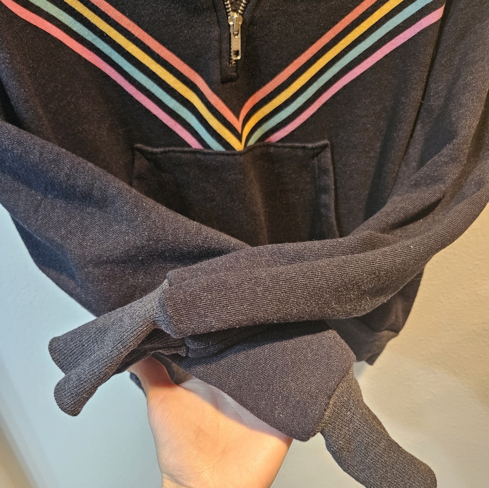 ✨️WILDFOX BLACK RETRO STRIPED HALF ZIP PULLOVER HOODIE SIZE SMALL✨️ - Picture 6 of 10